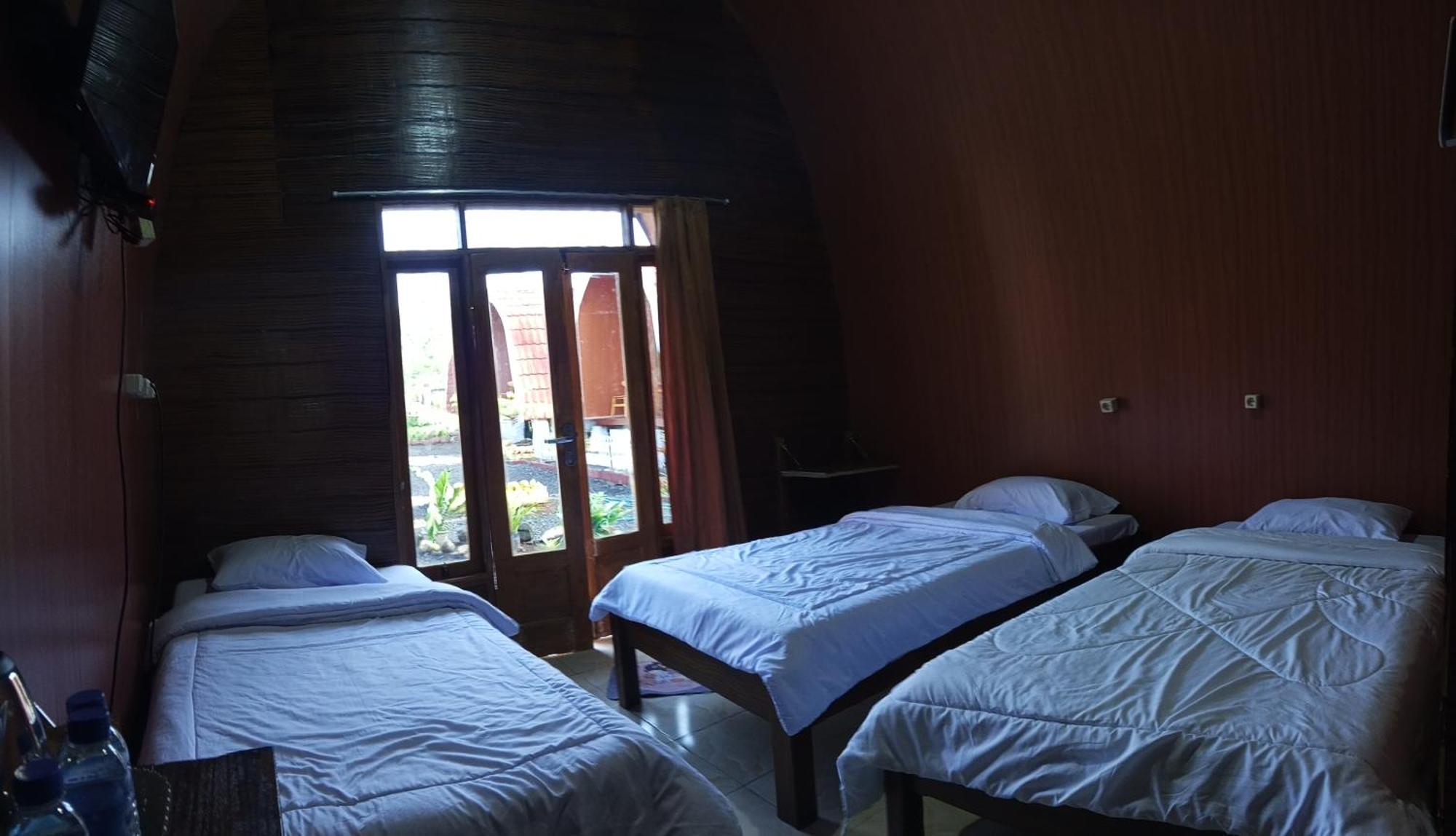 Indah Damai Cottages Sidomukti Habitación foto